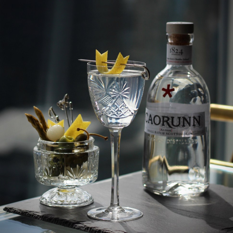https://spiritedla.com/wp-content/uploads/2019/06/A-Caorunn-martini-with-a-garnish-assortment-2.jpg